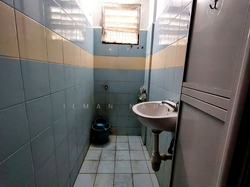 Rumah Flat untuk Dijual di Seri Anggerik - Ilman Nahri - Bathroom - PropertyGuru.com.my