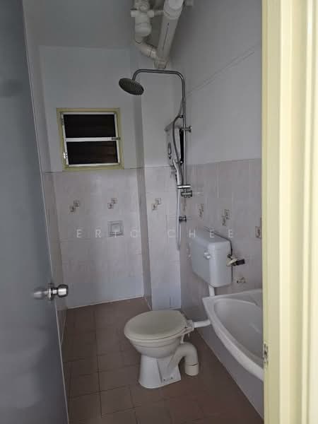Pangsapuri untuk Dijual di Sri Penaga - Eric Chee - Bathroom - PropertyGuru.com.my
