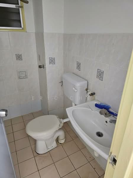 Pangsapuri untuk Dijual di Sri Penaga - Eric Chee - Bathroom - PropertyGuru.com.my