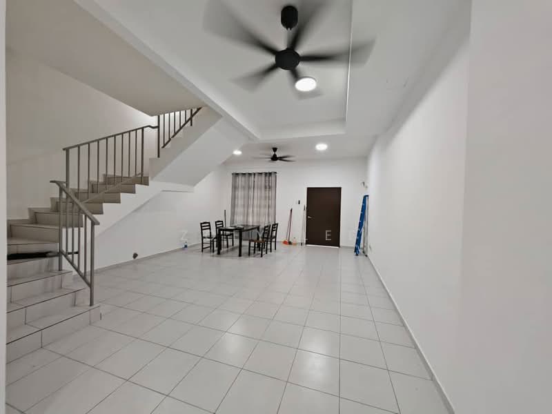 Rumah Teres 2.5 Tingkat untuk Dijual di Taman Scientex Utama (Senai) - Zoey Lee - Living Room - PropertyGuru.com.my