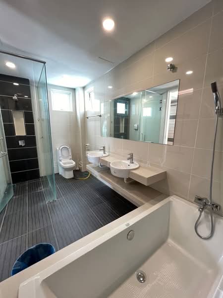 Bungalow for Sale in Taman Klebang Utama (Klebang) - Elson Tay - Bathroom - PropertyGuru.com.my