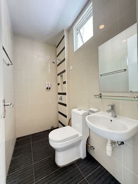 Bungalow for Sale in Taman Klebang Utama (Klebang) - Elson Tay - Bathroom - PropertyGuru.com.my