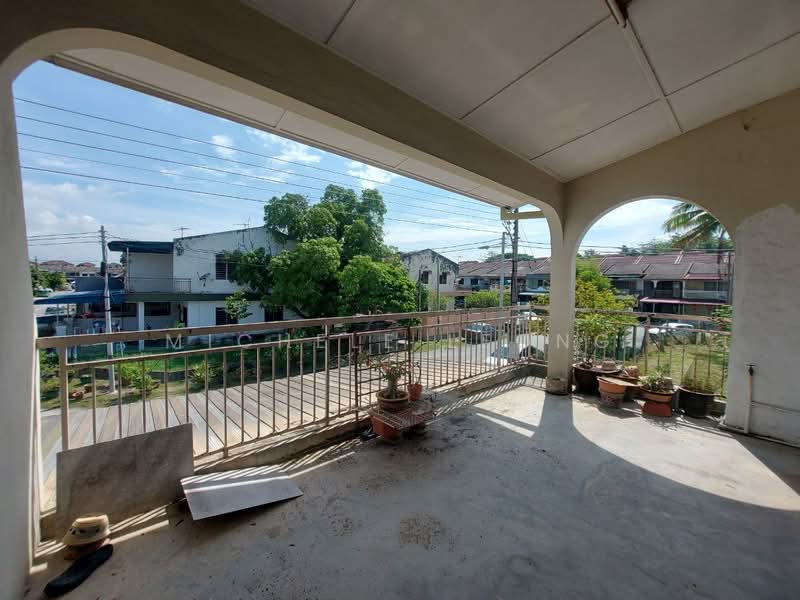 2-storey Terraced House for Sale in Station 18 (Ipoh) - Michele Leong - Balcony - PropertyGuru.com.my