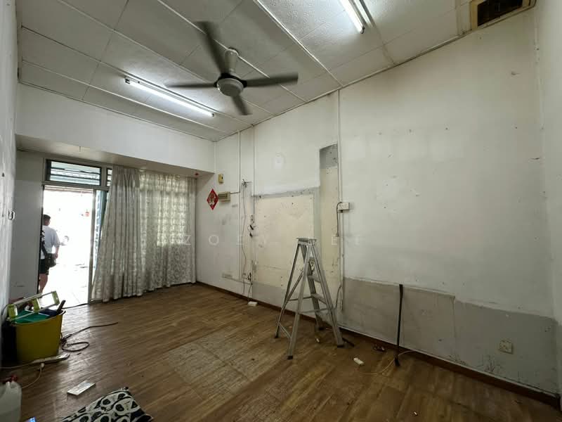 1-storey Terraced House for Sale in Kempas (Johor Bahru) - Zoey Lee - Living Room - PropertyGuru.com.my