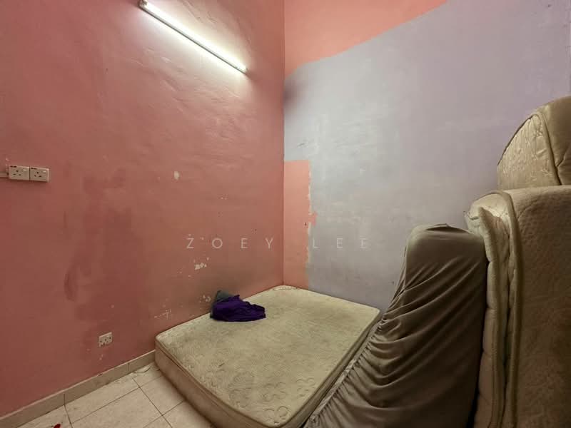 1-storey Terraced House for Sale in Kempas (Johor Bahru) - Zoey Lee - Bedroom - PropertyGuru.com.my