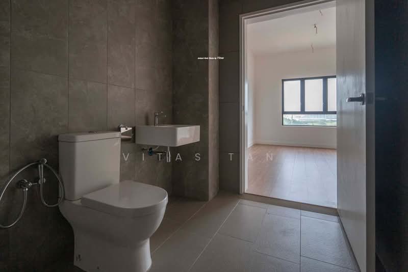 Kondominium untuk Dijual di Tuai Residence - Vitas Tan - Bathroom - PropertyGuru.com.my