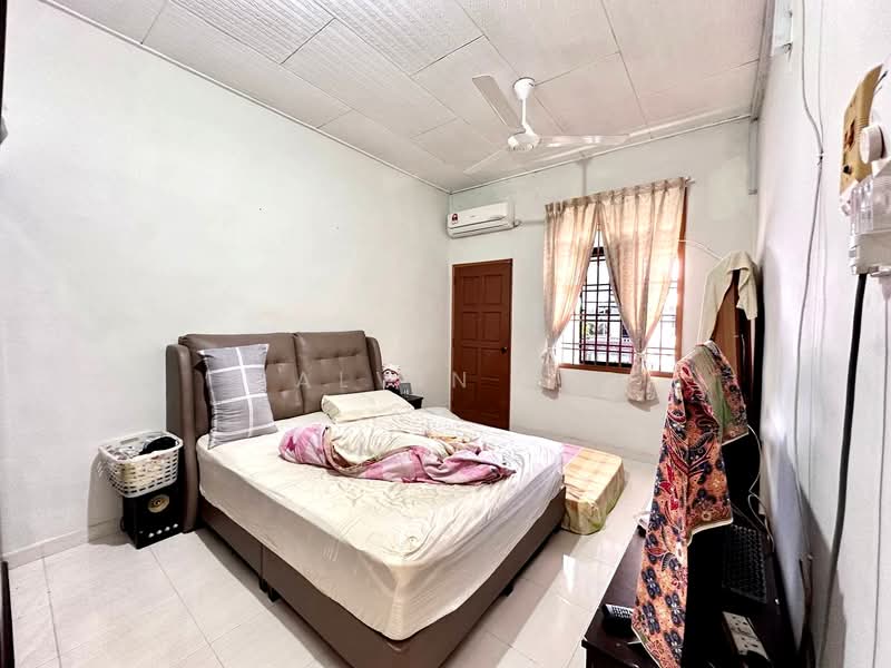 2-storey Terraced House for Sale in Taman Bersatu (Kulai) - Calvin Lee - PropertyGuru.com.my