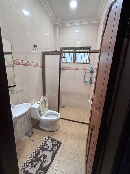 Bungalow for Sale in Taman Gembira (Klang) - Jsern Ang - Bathroom - PropertyGuru.com.my