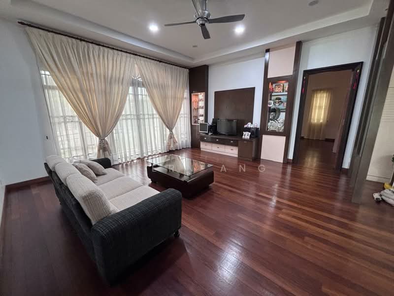 Bungalow for Sale in Taman Gembira (Klang) - Jsern Ang - Living Room - PropertyGuru.com.my