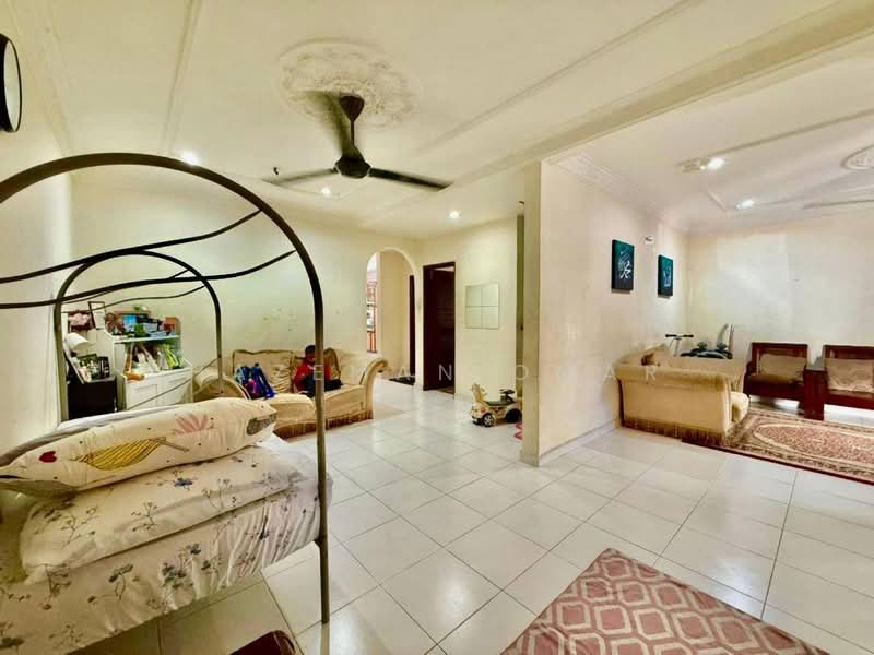 Rumah Teres 2 Tingkat untuk Dijual di Seksyen 7 (Shah Alam) - Hazeman Omar - Living Room - PropertyGuru.com.my