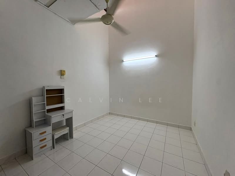 1.5-storey Terraced House for Sale in Taman Pelangi Indah (Ulu Tiram) - Calvin Lee - PropertyGuru.com.my