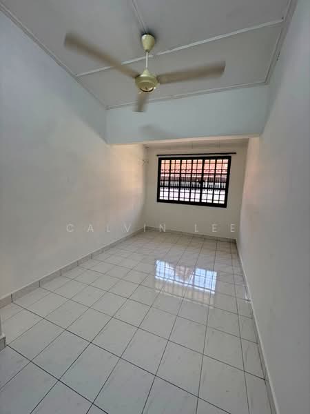 1.5-storey Terraced House for Sale in Taman Pelangi Indah (Ulu Tiram) - Calvin Lee - PropertyGuru.com.my