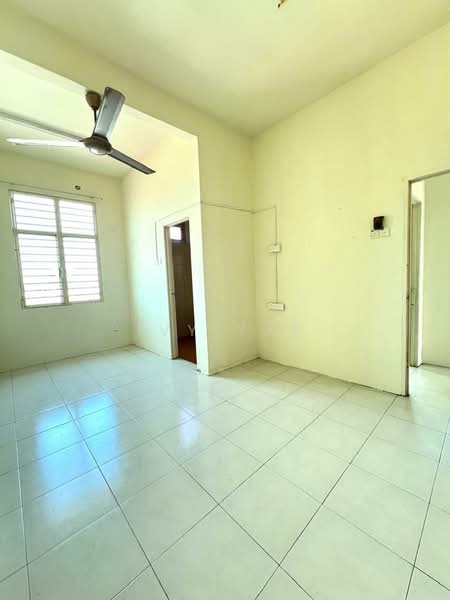 Rumah Berkembar untuk Disewa di Taman Perwira Indah (Simpang Ampat) - Ivy Yap - Living Room - PropertyGuru.com.my