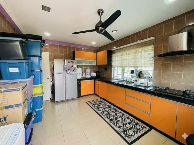 Rumah Berkembar untuk Dijual di Kampung Jalan Kebun (Shah Alam) - Hazeman Omar - Kitchen - PropertyGuru.com.my