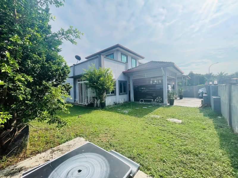 Rumah Berkembar untuk Dijual di Kampung Jalan Kebun (Shah Alam) - Hazeman Omar - Exterior - PropertyGuru.com.my