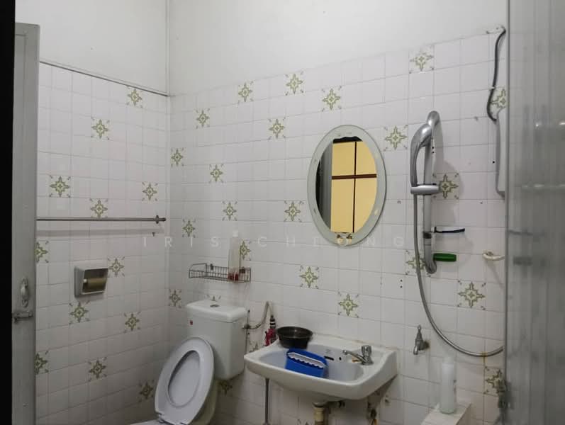2-storey Terraced House for Sale in Ipoh (Perak) - Iris Cheong - Bathroom - PropertyGuru.com.my