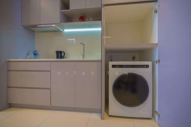 Servis Apartment untuk Disewa di Hill10 Residence @ i-City - Vitas Tan - Kitchen - PropertyGuru.com.my