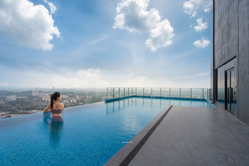 Servis Apartment untuk Disewa di Hill10 Residence @ i-City - Vitas Tan - Pool - PropertyGuru.com.my