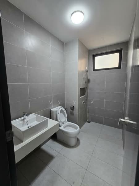 Servis Apartment untuk Dijual di Aston Acacia - Ivy Yap - Bathroom - PropertyGuru.com.my