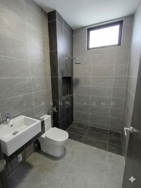 Rumah Teres 2 Tingkat untuk Dijual di Taman Pelangi Indah (Ulu Tiram) - JOANNE YONG - Bathroom - PropertyGuru.com.my