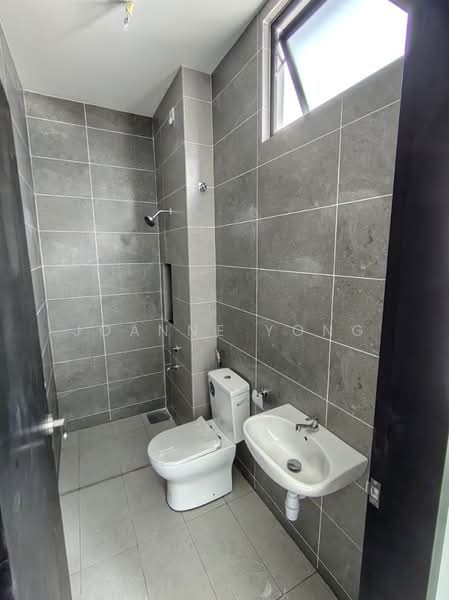 Rumah Teres 2 Tingkat untuk Dijual di Taman Pelangi Indah (Ulu Tiram) - JOANNE YONG - Bathroom - PropertyGuru.com.my
