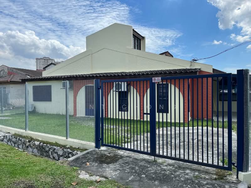 1.5-storey Terraced House for Sale in Ampang Jaya (Ampang) - Kent Chong - Exterior - PropertyGuru.com.my