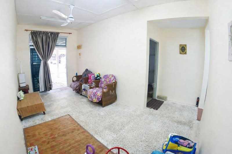 Rumah Teres 1 Tingkat untuk Dijual di Taman Seruling (Kuala Kubu Baharu) - Norazrein Abdul Raman - Living Room - PropertyGuru.com.my