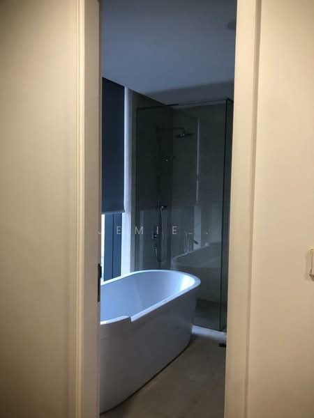 Servis Apartment untuk Disewa di The Astaka @ 1 Bukit Senyum - Jemie . - Bathroom - PropertyGuru.com.my