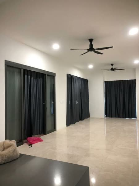 Servis Apartment untuk Disewa di The Astaka @ 1 Bukit Senyum - Jemie . - Living Room - PropertyGuru.com.my