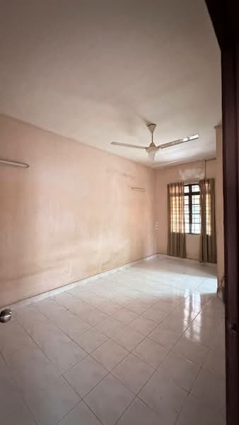 Rumah Berkembar untuk Disewa di Kampung Tarom (Johor Bahru) - Matt Kek - bedroom - PropertyGuru.com.my