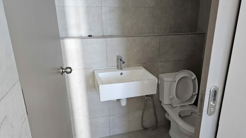 Pangsapuri untuk Dijual di Kenny Hill Residences - Jeno Tan - Bathroom - PropertyGuru.com.my