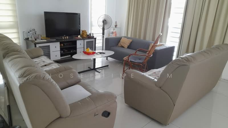 Rumah Berkembar untuk Dijual di Taman Carnation (Bukit Minyak) - Josephine Lim - Living Room - PropertyGuru.com.my