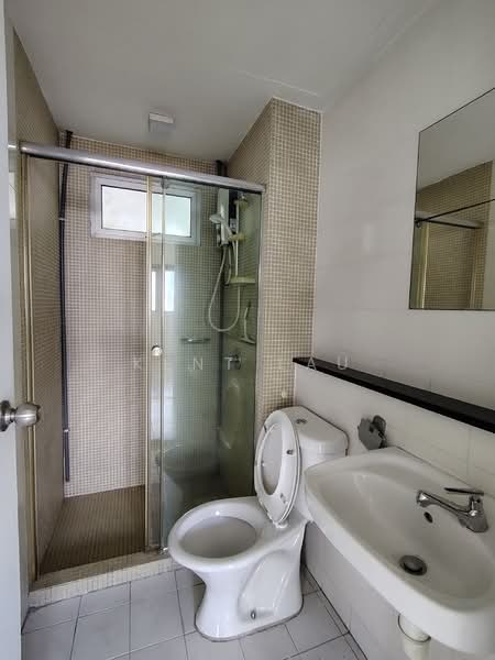 Kondominium untuk Dijual di The Tamarind - Kent Lau - Bathroom - PropertyGuru.com.my