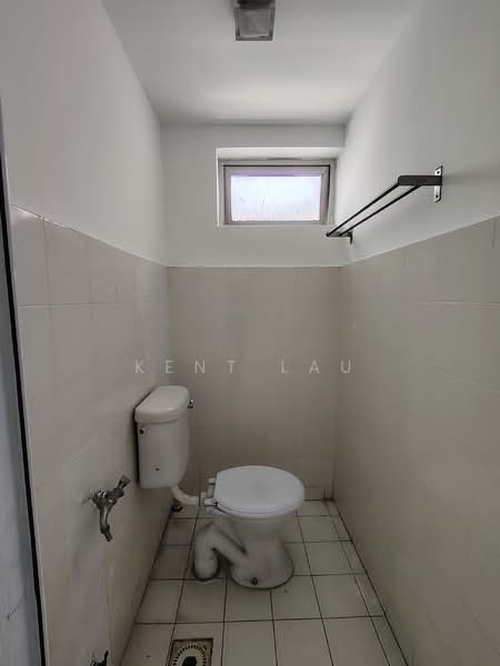 Kondominium untuk Dijual di The Tamarind - Kent Lau - Bathroom - PropertyGuru.com.my