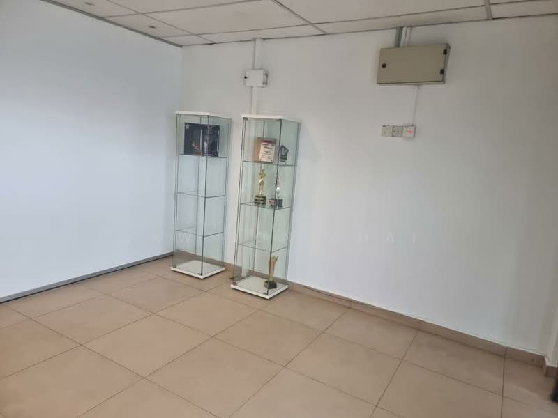 Shop for Rent in Seri Kembangan (Selangor) - Yaw Bon Chai - Interior - PropertyGuru.com.my