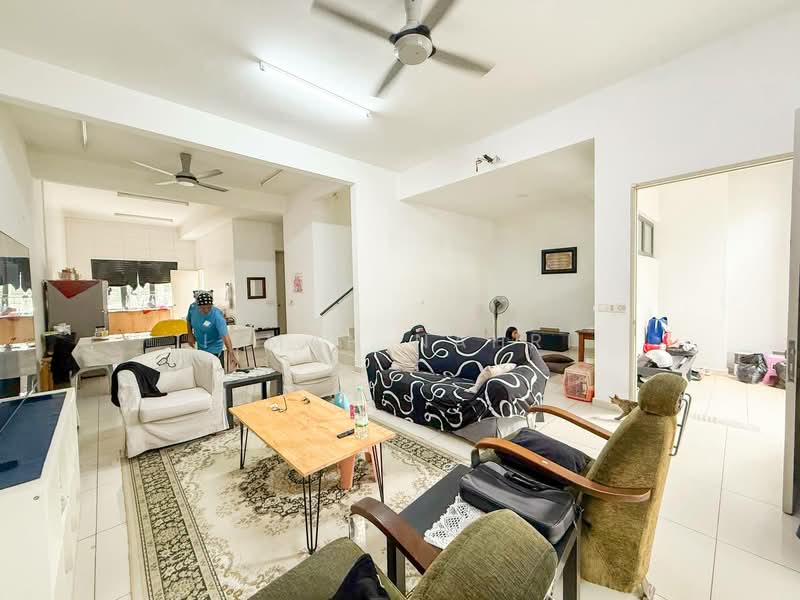 Rumah Teres 3 Tingkat untuk Dijual di Mutiara Heights (Kajang) - Ilman Nahri - Living Room - PropertyGuru.com.my