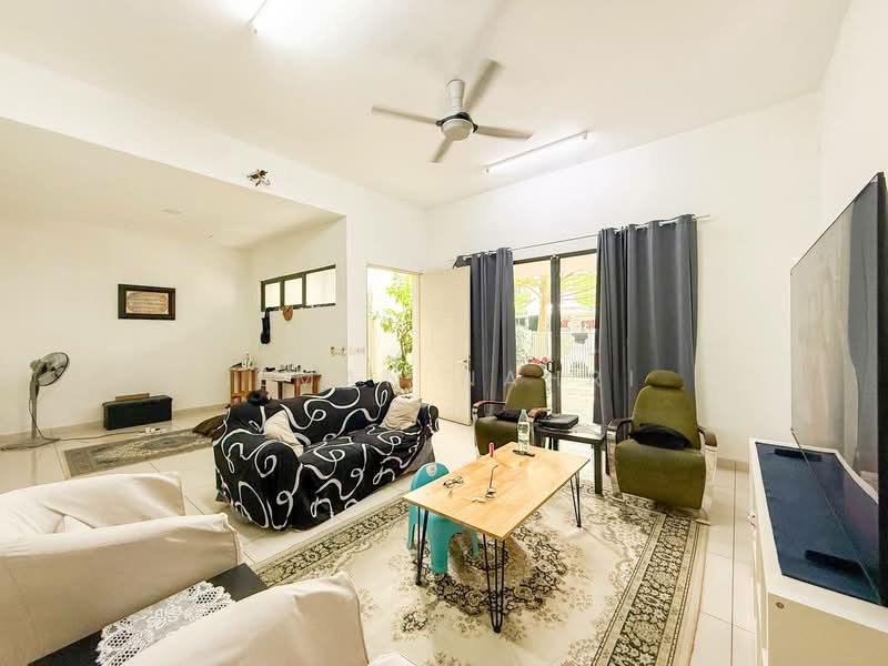 Rumah Teres 3 Tingkat untuk Dijual di Mutiara Heights (Kajang) - Ilman Nahri - Living Room - PropertyGuru.com.my