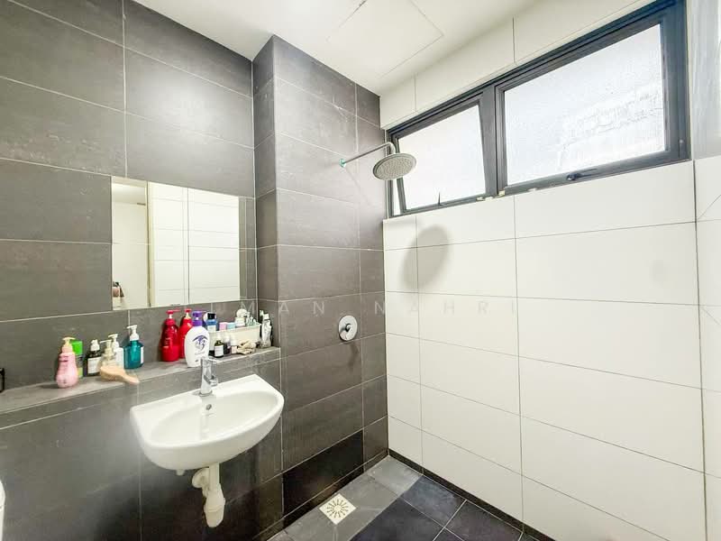 Rumah Teres 3 Tingkat untuk Dijual di Mutiara Heights (Kajang) - Ilman Nahri - Bathroom - PropertyGuru.com.my