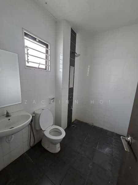 Rumah Teres 2 Tingkat untuk Disewa di Bandar Bukit Raja (Klang) - Zackinn Hoi - Bathroom - PropertyGuru.com.my
