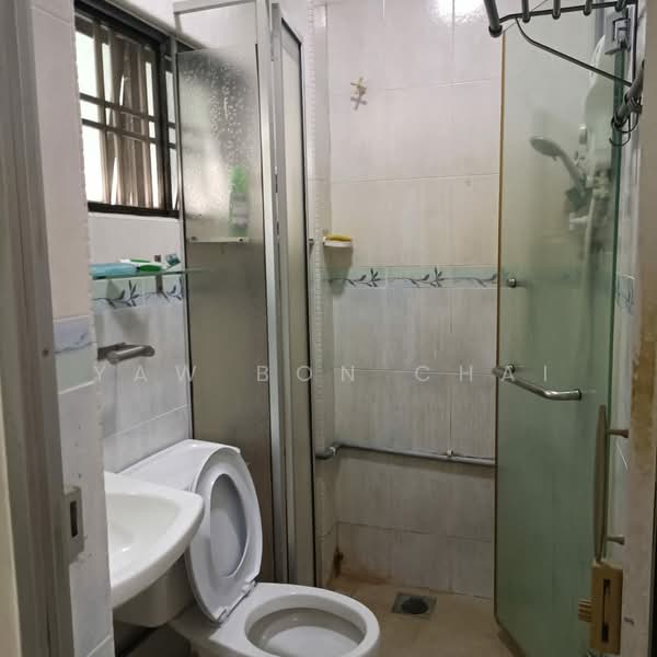 2-storey Terraced House for Sale in Taman Bukit Serdang (Seri Kembangan) - Yaw Bon Chai - Bathroom - PropertyGuru.com.my