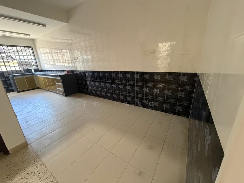 1-storey Terraced House for Sale in Taman Skudai Baru (Skudai) - YC Fung - Kitchen - PropertyGuru.com.my
