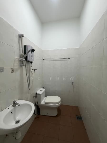 1-storey Terraced House for Sale in Taman Skudai Baru (Skudai) - YC Fung - Bathroom - PropertyGuru.com.my