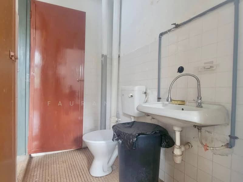 2-storey Terraced House for Sale in Taman Puchong Perdana (Puchong) - Fauran Nawawi - Bathroom - PropertyGuru.com.my