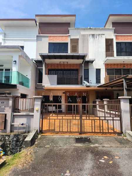 Rumah Teres 2.5 Tingkat untuk Dijual di Saujana Utama (Selangor) - Fauran Nawawi - PropertyGuru.com.my
