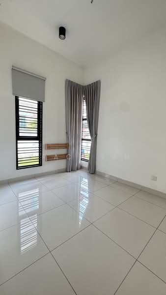 Rumah Berkembar untuk Dijual di Telok Panglima Garang (Selangor) - Tracy Tan - PropertyGuru.com.my