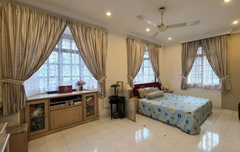 Rumah Banglo untuk Dijual di Taman Golf (Ipoh) - Amie Chong - Bedroom - PropertyGuru.com.my