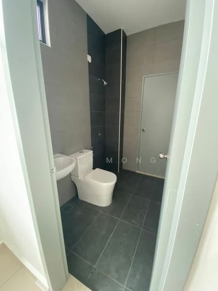 Rumah Teres 2 Tingkat untuk Dijual di Bandar Layangkasa (Pasir Gudang) - Wil Mong - Bathroom - PropertyGuru.com.my