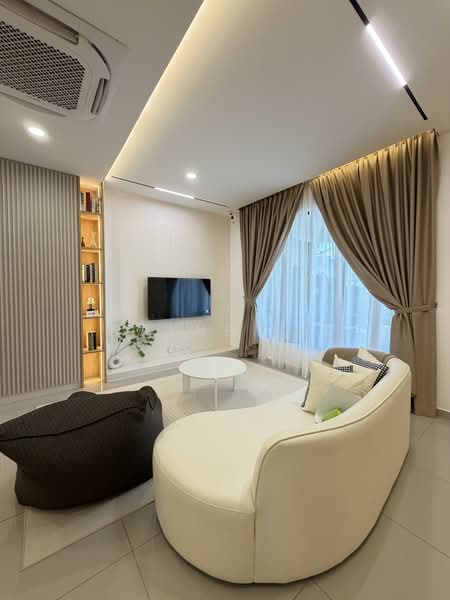 Rumah Teres 2 Tingkat untuk Dijual di Ulu Tiram (Johor) - Wayne Lee - Living Room - PropertyGuru.com.my