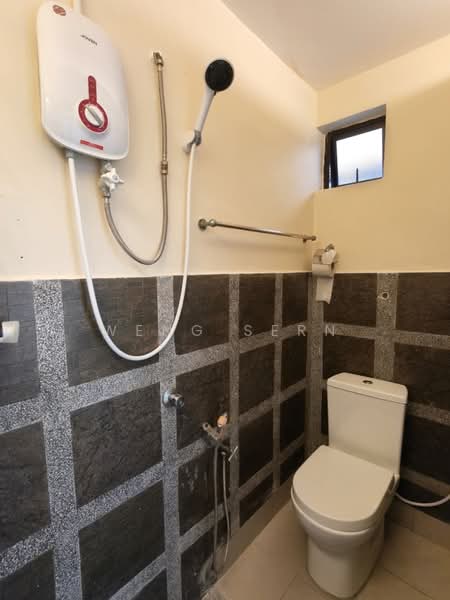 Bungalow for Rent in George Town (Penang) - Weng Sern - Bathroom - PropertyGuru.com.my