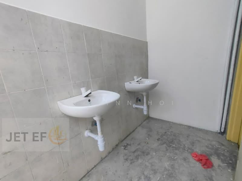 Kedai untuk Disewa di Bandar Botanic (Klang) - Zackinn Hoi - Bathroom - PropertyGuru.com.my